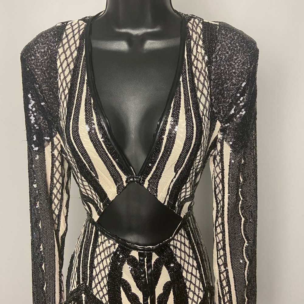 L’ATISTE by Amy- Black Sequined L/S Nude Dress